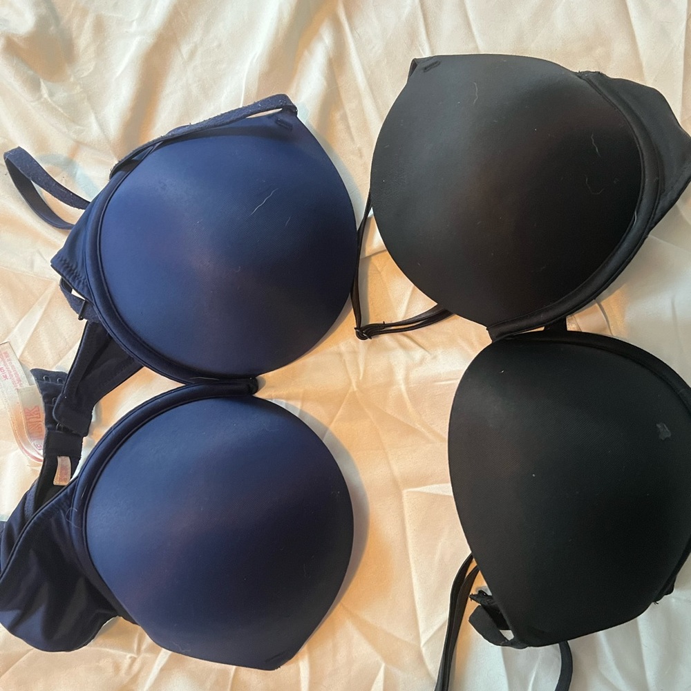 VS push up bras. NWOT they do not fit me :)